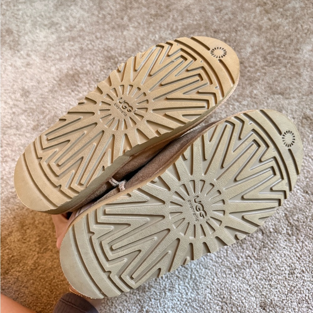 UGG Tan Suede Boots with Fur Trim - Picture 4 of 6